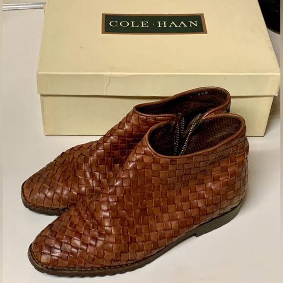 Women’s 6.5 B Vintage Cole Haan Woven Leather Side Zip Ankle Boots - Picture 7 of 16